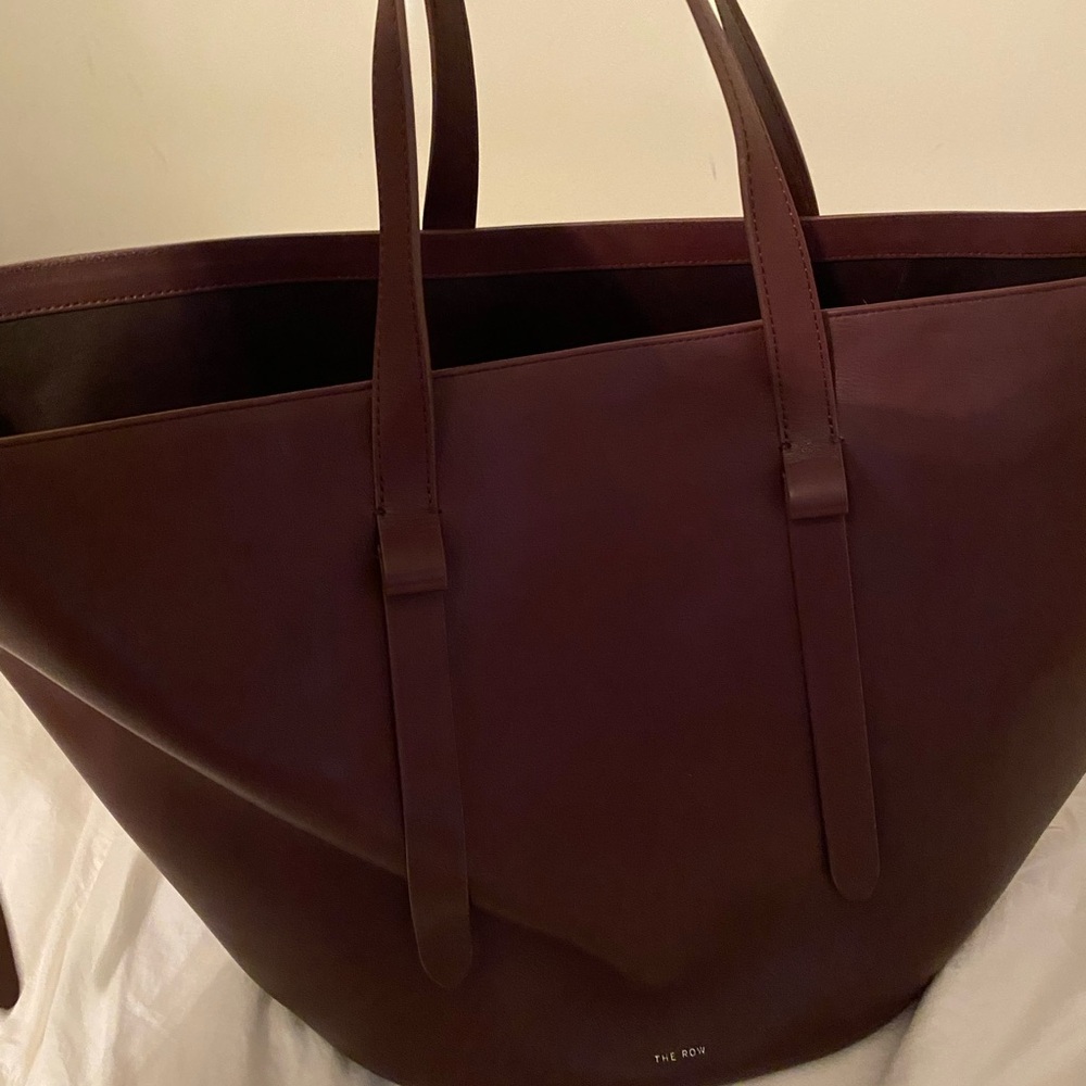 The Row Tote XL - Picture 10 of 11